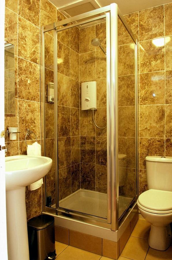 אדינבורו Pitt Street Apartment Beautiful Spacious Apartment Free Parking And Free Sanitizer מראה חיצוני תמונה