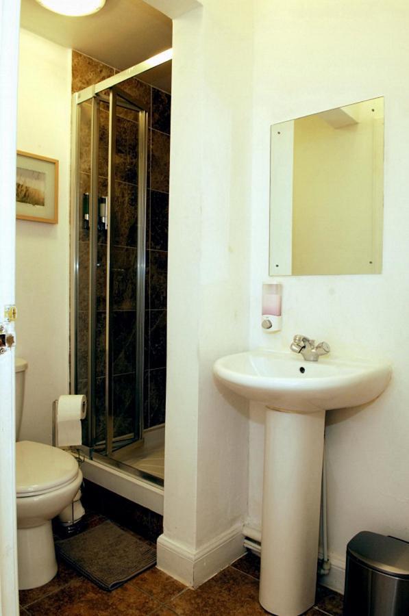 אדינבורו Pitt Street Apartment Beautiful Spacious Apartment Free Parking And Free Sanitizer מראה חיצוני תמונה