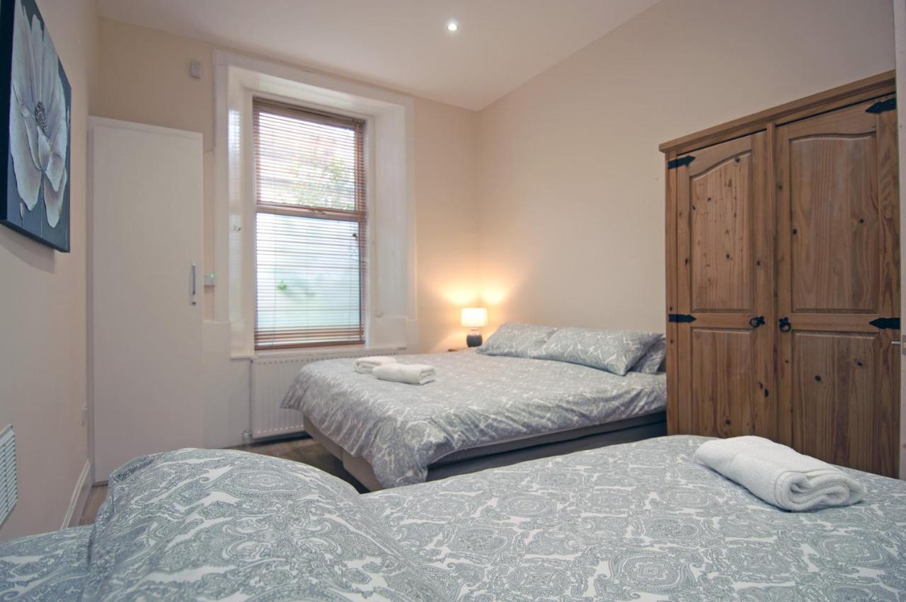 אדינבורו Pitt Street Apartment Beautiful Spacious Apartment Free Parking And Free Sanitizer מראה חיצוני תמונה