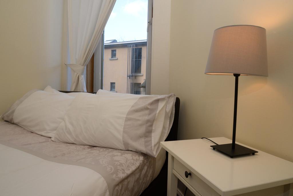 אדינבורו Pitt Street Apartment Beautiful Spacious Apartment Free Parking And Free Sanitizer מראה חיצוני תמונה