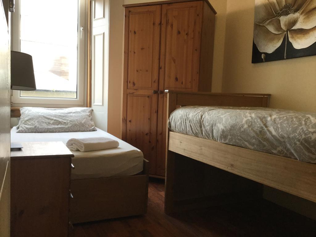 אדינבורו Pitt Street Apartment Beautiful Spacious Apartment Free Parking And Free Sanitizer מראה חיצוני תמונה