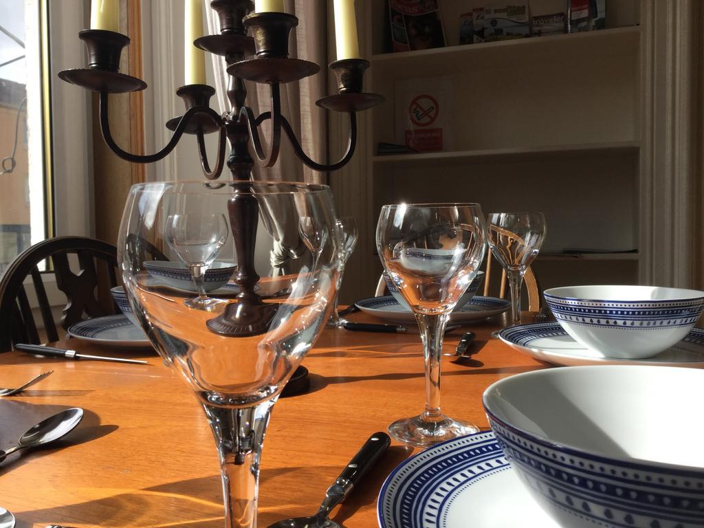 אדינבורו Pitt Street Apartment Beautiful Spacious Apartment Free Parking And Free Sanitizer מראה חיצוני תמונה
