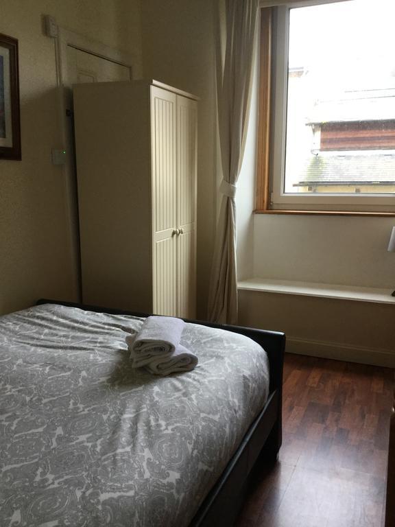 אדינבורו Pitt Street Apartment Beautiful Spacious Apartment Free Parking And Free Sanitizer מראה חיצוני תמונה