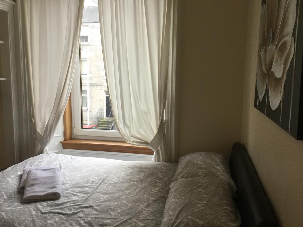 אדינבורו Pitt Street Apartment Beautiful Spacious Apartment Free Parking And Free Sanitizer מראה חיצוני תמונה