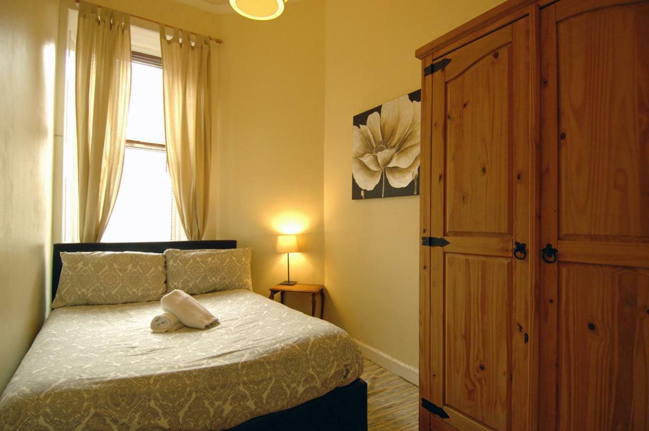 אדינבורו Pitt Street Apartment Beautiful Spacious Apartment Free Parking And Free Sanitizer מראה חיצוני תמונה